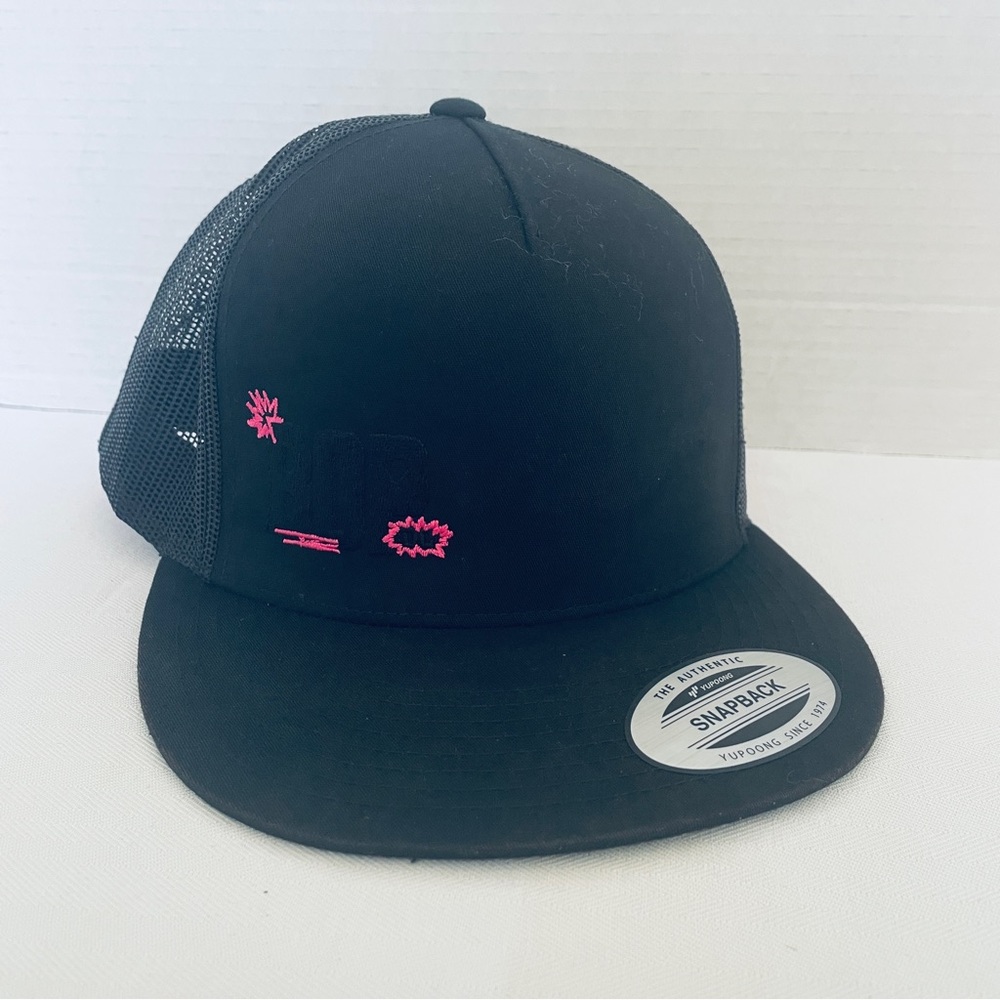 Yupoong the authentic Trucker Hat black